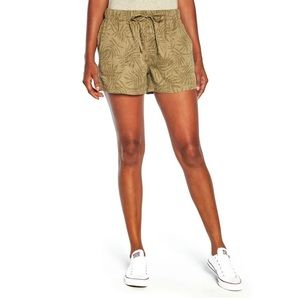 Gap Pull-On Tencel Short, NWT‎
